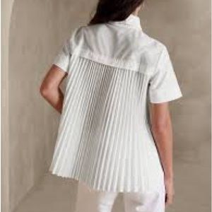 Banana republic short sleeve pleated back hi low button down white poplin S